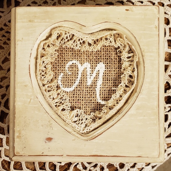 Burlap & Lace Heart "M" Jewelry Box - Picture 7 of 8